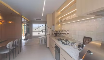 Linda casa em condomínio, com área de lazer e portaria 24 horas!