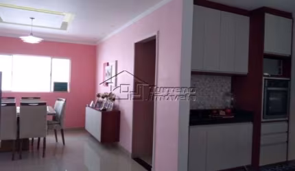 Casa térrea com 4 dormitórios no Parque Industrial em São José dos Campos