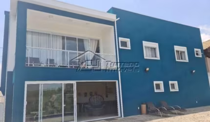 Excelente casa em condomínio fechado em Jacareí