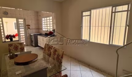 Casa de 3 dormitórios no Jardim Satélite