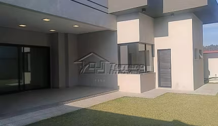 Casa térrea em condomínio de alto padrão no Urbanova