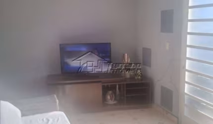 Casa à venda próximo ao Estádio Martins Pereira