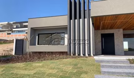 Linda casa Térrea em Condomínio