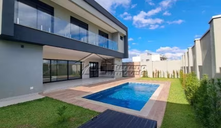 Casa em  condomínio de altíssimo padrão no Urbanova