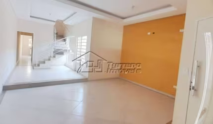 Casa com 3 pavimentos e excelente localização no Parque Industrial