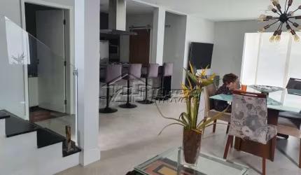 Casa de Altíssimo padrão em condomínio no Urbanova