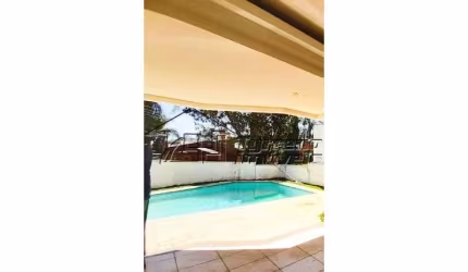 Casa com 4 suítes em condomínio fechado no Jardim Aquarius