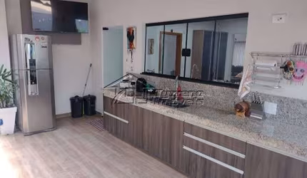 Linda casa à venda no Urbanova