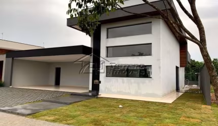 Casa Térrea com piscina na Urbanova