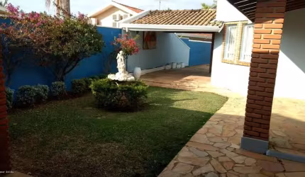 Casa para Venda em Holambra, Jardim Holanda, 3 dormitórios, 1 suíte, 2 banheiros, 2 vagas
