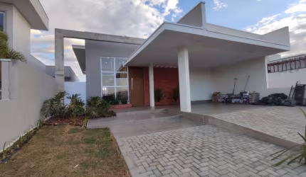 Casa em Condomínio para Venda em Holambra, Residencial Portal do Sol, 3 dormitórios, 3 suítes, 4 banheiros, 2 vagas