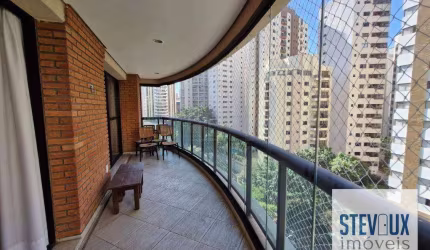 Apartamento com varandão na sala e próximo a escola Móbile!