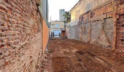 Terreno para construção de casa de vila com portão!