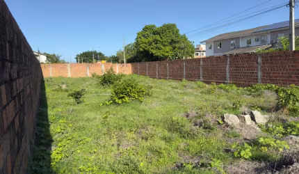 Terreno de esquina à venda no Portal do Sol