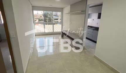 Edifício Quasar Marista com 47 m², 1 suíte e 1 vaga de garagem. Apartamento conta com armário, box e cooktop.