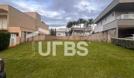 Terreno amplo em condomínio fechado nos Jardins Verona, Goiânia!