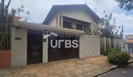 0 - Sobrado 5 quartos, sendo 5 suítes