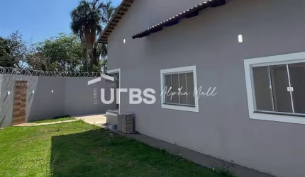 Casa de esquina belíssima com 3 quartos - Jardim Itaipu