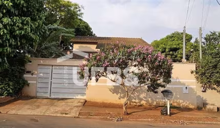 0 - Casa 3 quartos, sendo 1 suíte