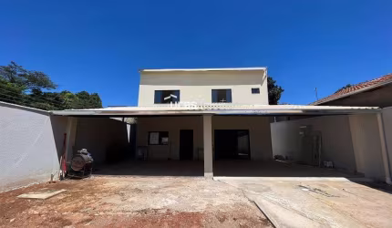 sobrado bairro Ilda 03 suítes 210m2  área útil.