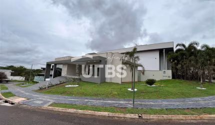 Sobrado de Esquina no Condomínio do Lago com 824m de terreno