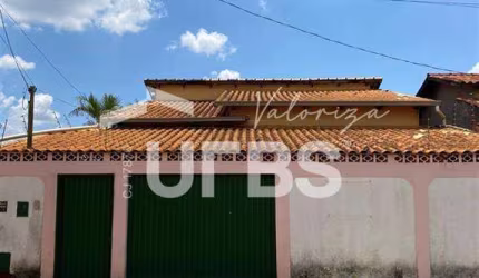 CASA OPORTUNIDADE DE 290 m² - Térrea