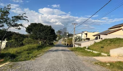 Terreno para venda no Condomínio Lago Dourado com 2117 m² em Jacareí SP.