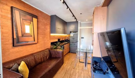 Ofereço a todos um flat no Moema Top Life de 33m2, com serviços de limpeza, Lavanderia e Manobrista.