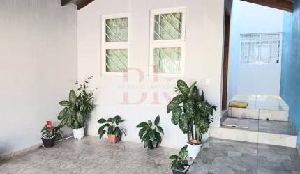 Casa para Venda em Itatiba, Jardim Galetto, 2 dormitórios, 1 banheiro, 2 vagas