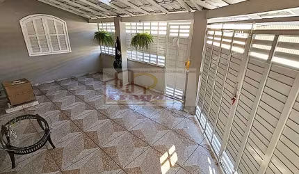 Imperdível: Casa à venda em Cabo Frio-RJ, Vila Blanche - 3 quartos, 1 suíte, 2 salas, 3 banheiros, 1 vaga, 119m².