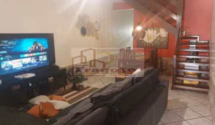 Imperdível casa à venda em Cabo Frio-RJ, Jardim Excelsior: 2 quartos, 1 suíte, 1 sala, 3 banheiros, 2 vagas