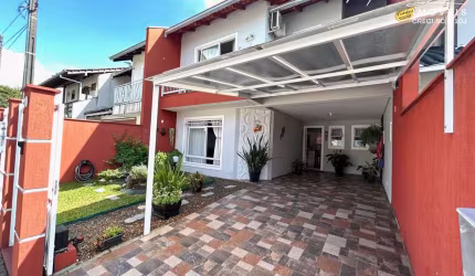 Sobrado com 2 quartos, Santo Antônio, Joinville - R$ 690 mil, Cod: 300