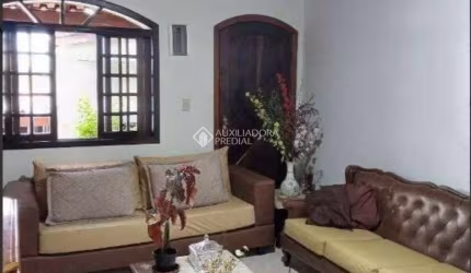 Casa para Venda em São Bernardo do Campo, Jordanópolis, 2 dormitórios, 2 banheiros, 2 vagas