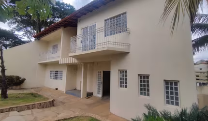 CASA NO SANTA ROSA PRÓXIMO AO ESTAÇÃO