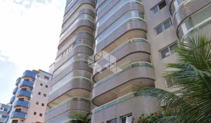 ? APARTAMENTO P/ VENDA, 02 DORMS. (01 SUÍTE) AMPLA SACADA, ELEVADOR, 01 VAGA. A 100 METROS DA PRAIA. VILA TUPI, PRAIA GRANDE SP?