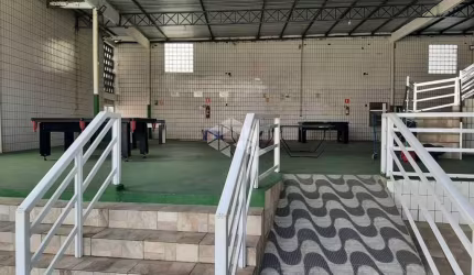 VENDO KITNET MOBILIADA NO TÉRREO, REFORMADA, C/ 01 VAGA E A 50 METROS DA PRAIA. MIRIM, PRAIA GRANDE SP.