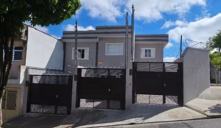Lindo Sobrados 2 Dormitórios com vaga de garagem