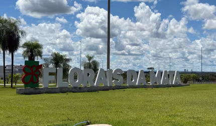 Belíssima casa no Florais da Mata