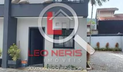 Casa nova Condomínio Fechado na Praia de Boiçucanga