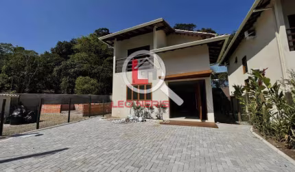 Casa nova na Praia de Boiçucanga