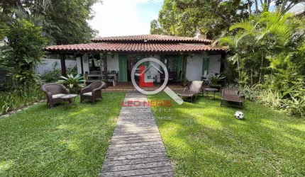 Casa de 4 Dormitórios à Venda em Barra do Sahy - Vista para o Mar e Pé na Areia