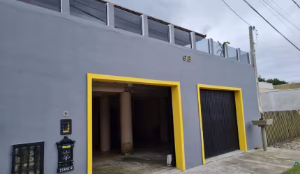 Sobrado com área térrea, 4 quartos na faixa do Mar!