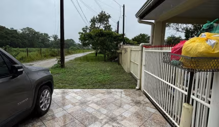 Linda Casa Ampla e com Edícula