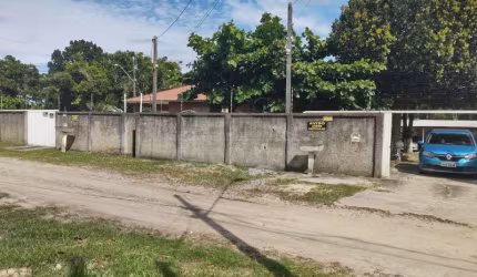 Casas em Amplo Terreno e prox. ao Mar, no Balneário Curraes