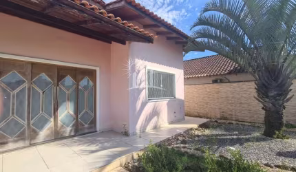 Casa para Locação em Balneário Piçarras, Itacolomi, 2 dormitórios, 1 suíte, 2 banheiros, 3 vagas