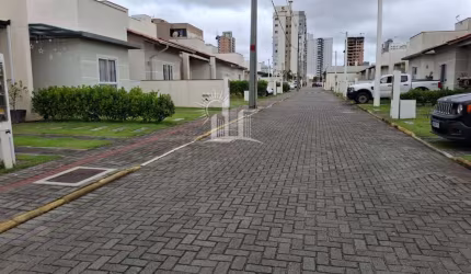 Casa para Locação em Balneário Piçarras, Itacolomi, 3 dormitórios, 1 suíte, 1 banheiro, 1 vaga