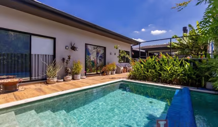 Casa em Tarumã  -  Curitiba