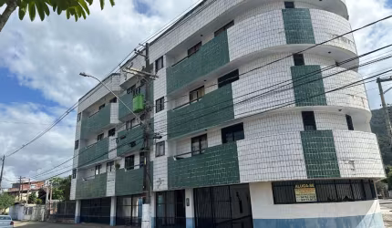 Kitnet com garagem a 200 MTS da praia