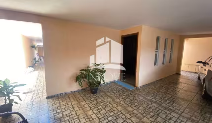 Casa à venda no Esplanada, Araçatuba  por R$ 300.000