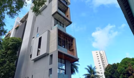 Apartamento de 245 metros quadrados no bairro Casa Forte com 4 quartos